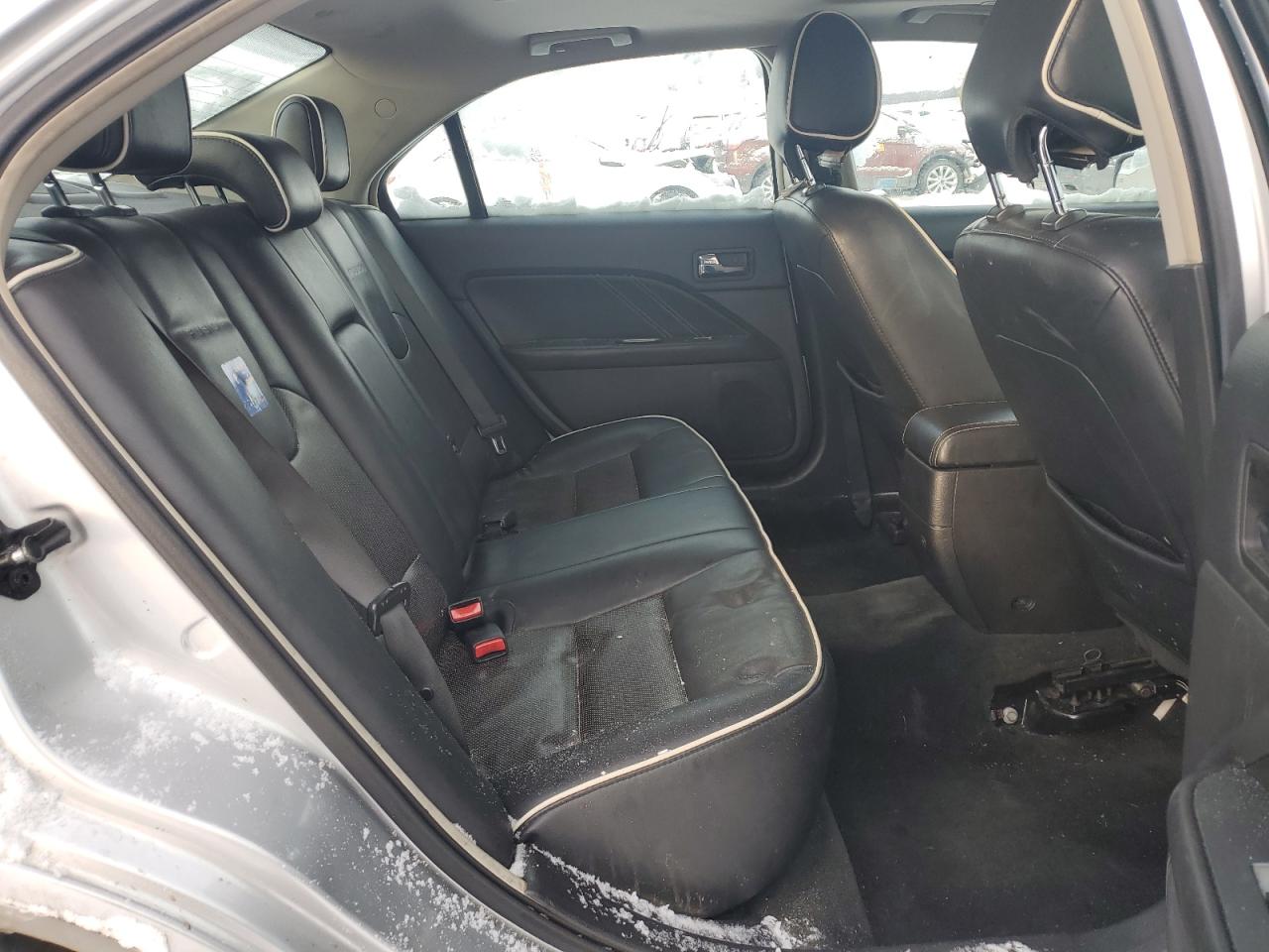 2012 Ford Fusion - Image 10