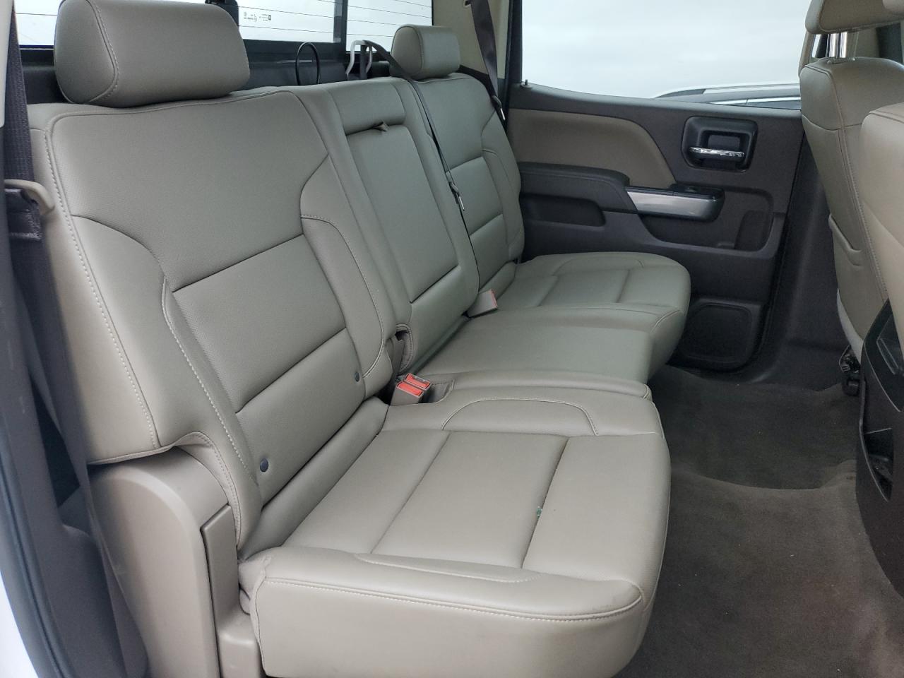 2017 Chevrolet Silverado - Image 10