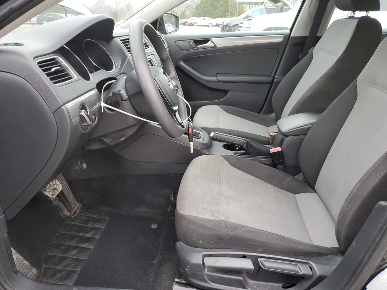 2017 Volkswagen Jetta - Image 7