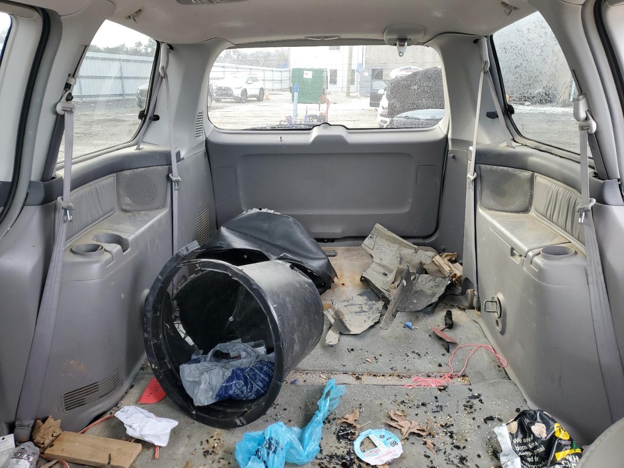 2004 Honda Odyssey - Image 10