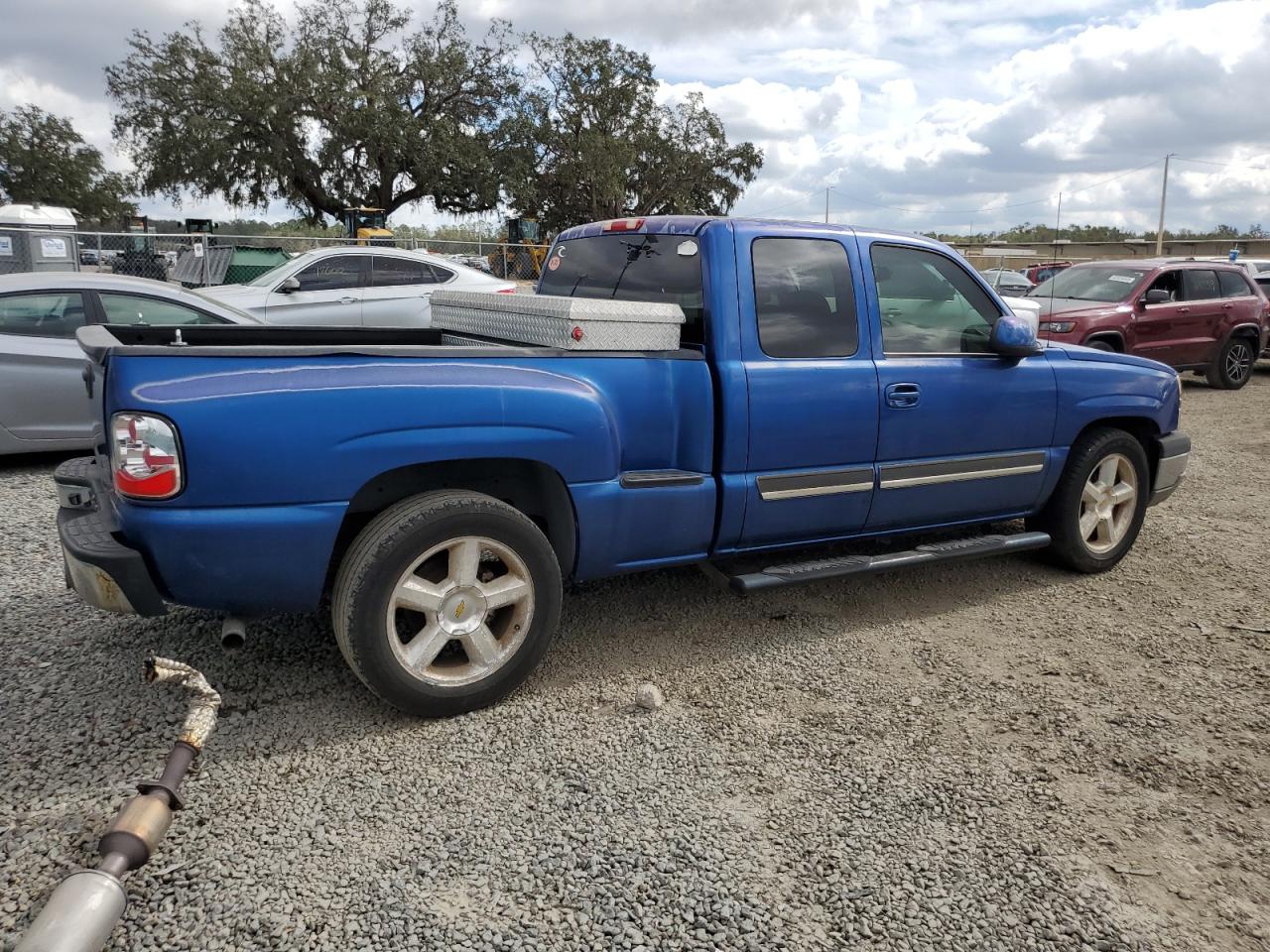 2003 Chevrolet Silverado - Image 3