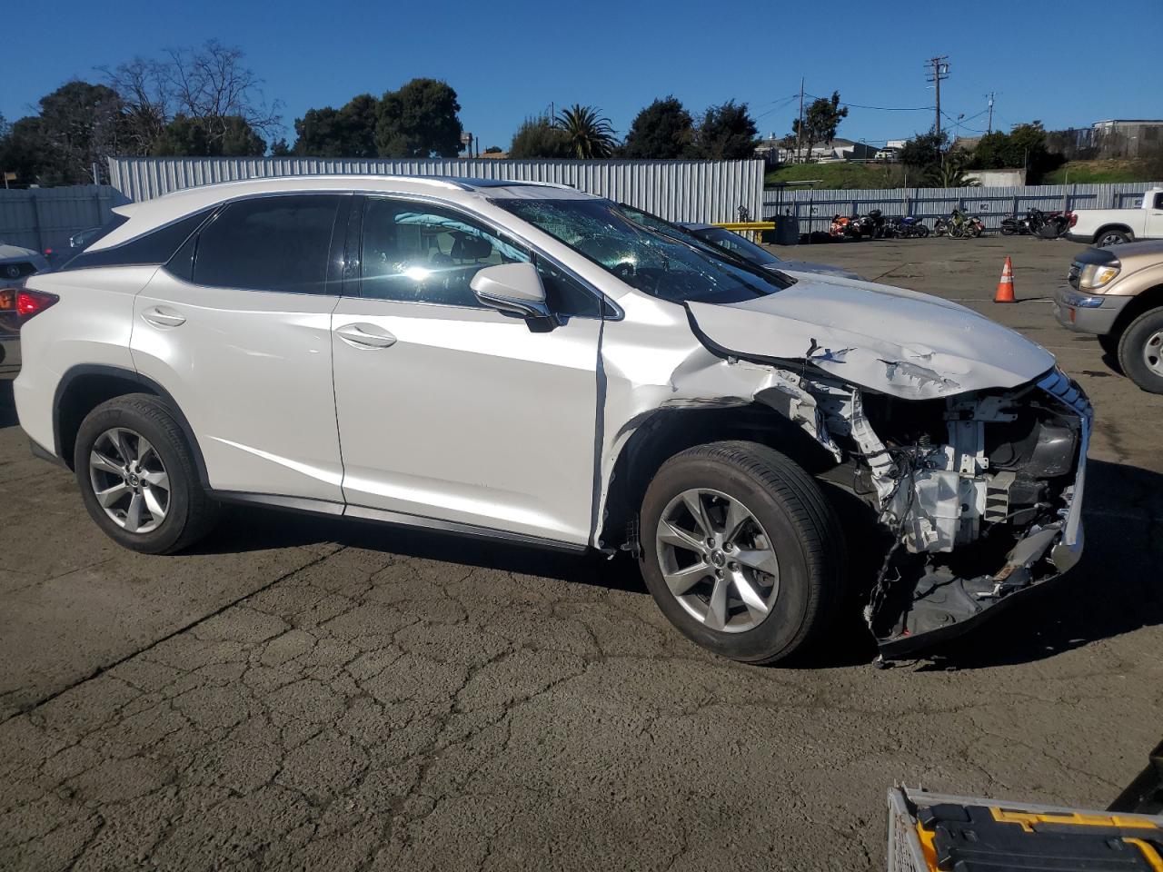 VIN 2T2BZMCAXJC155765 2018 LEXUS RX350 no.4