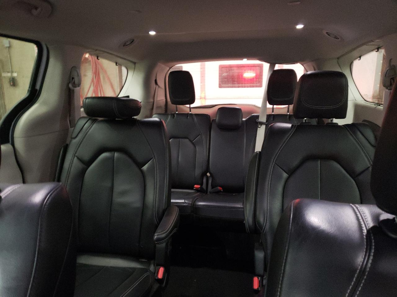 2022 Chrysler Pacifica - Image 10