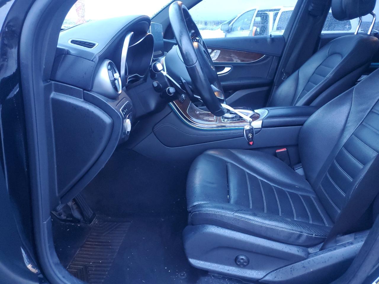 2016 Mercedes-Benz GLC - Image 7