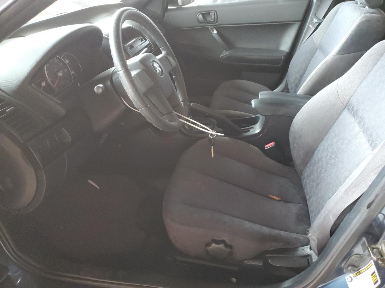 2005 Mitsubishi Galant - Image 7