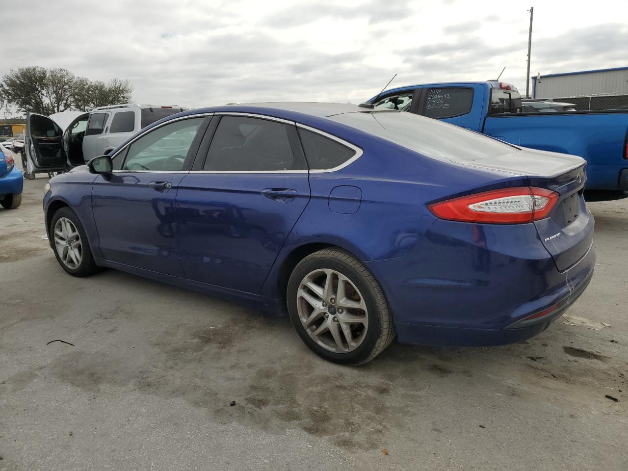 VIN 3FA6P0HDXGR260693 2016 FORD FUSION no.2