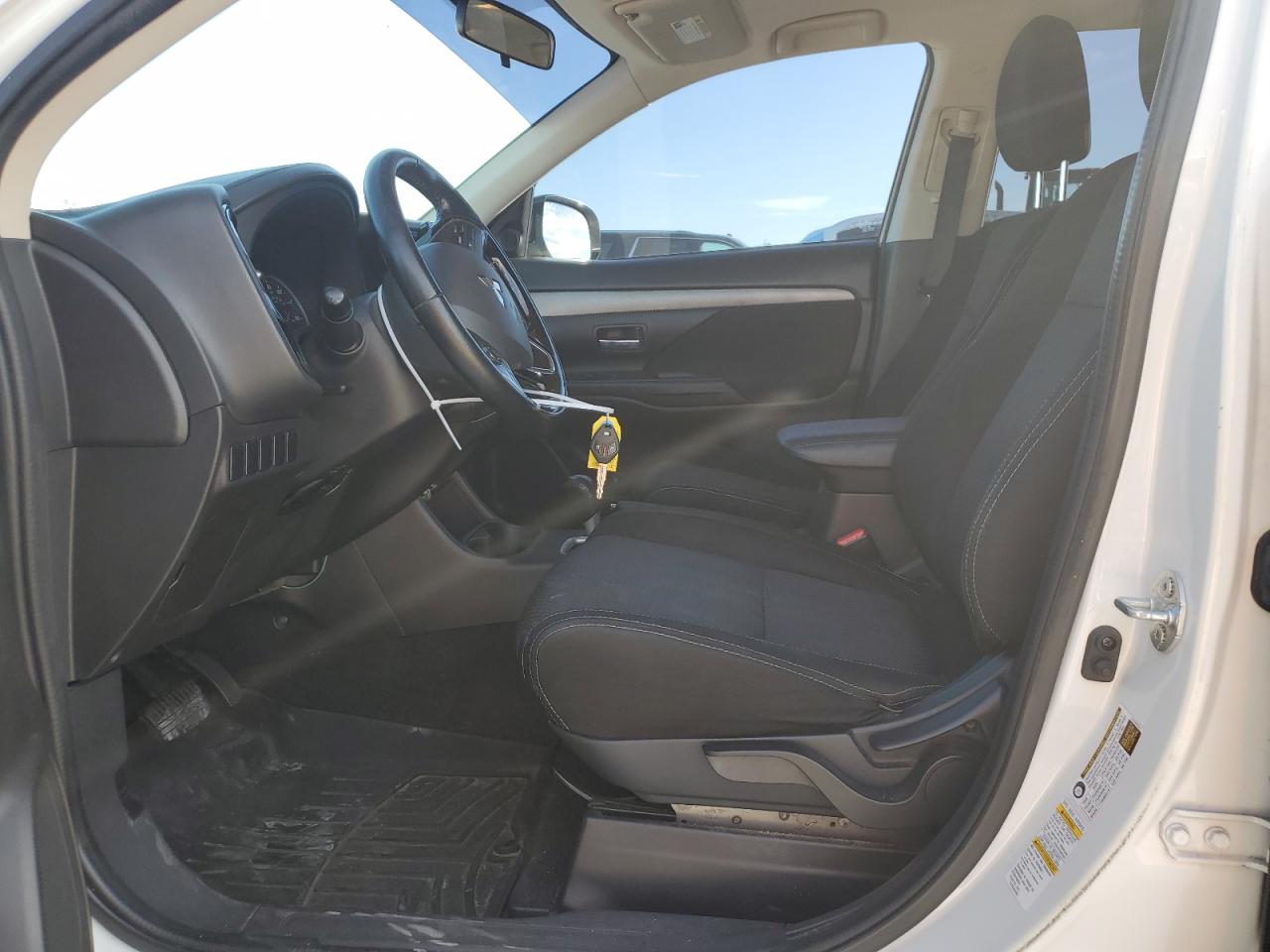 2016 Mitsubishi Outlander - Image 7