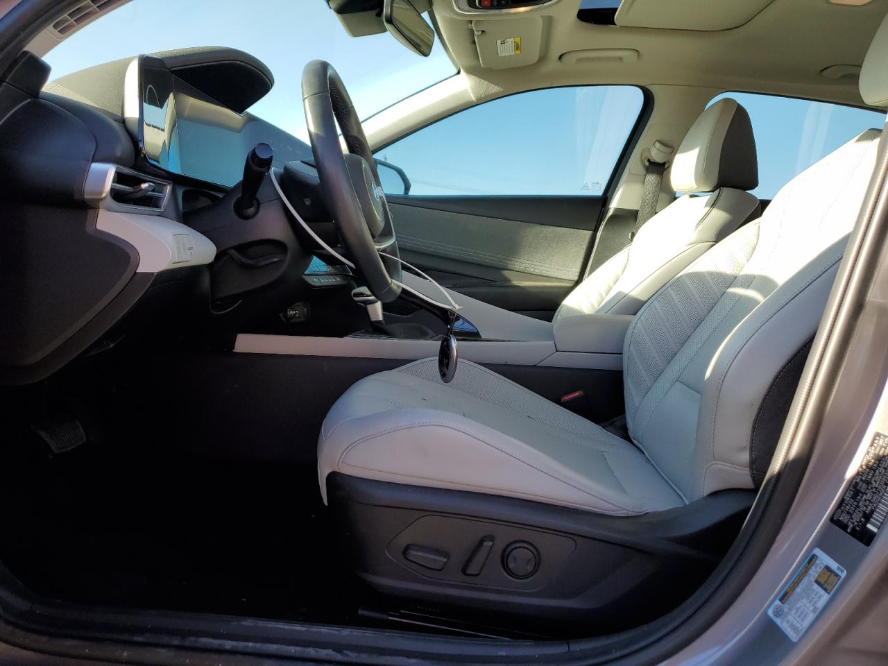 2024 Hyundai Elantra - Image 7