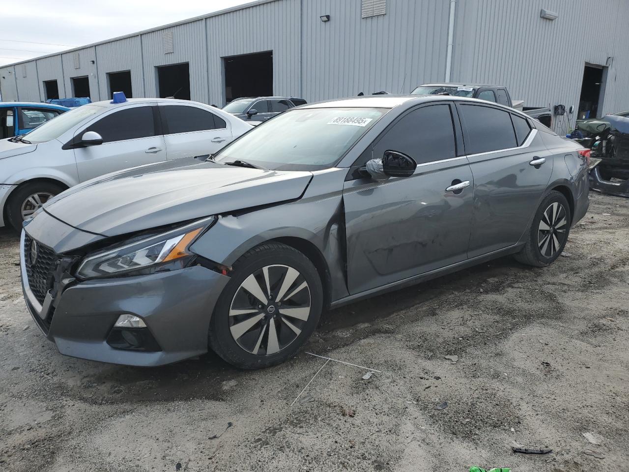 2019 Nissan Altima - Image 1