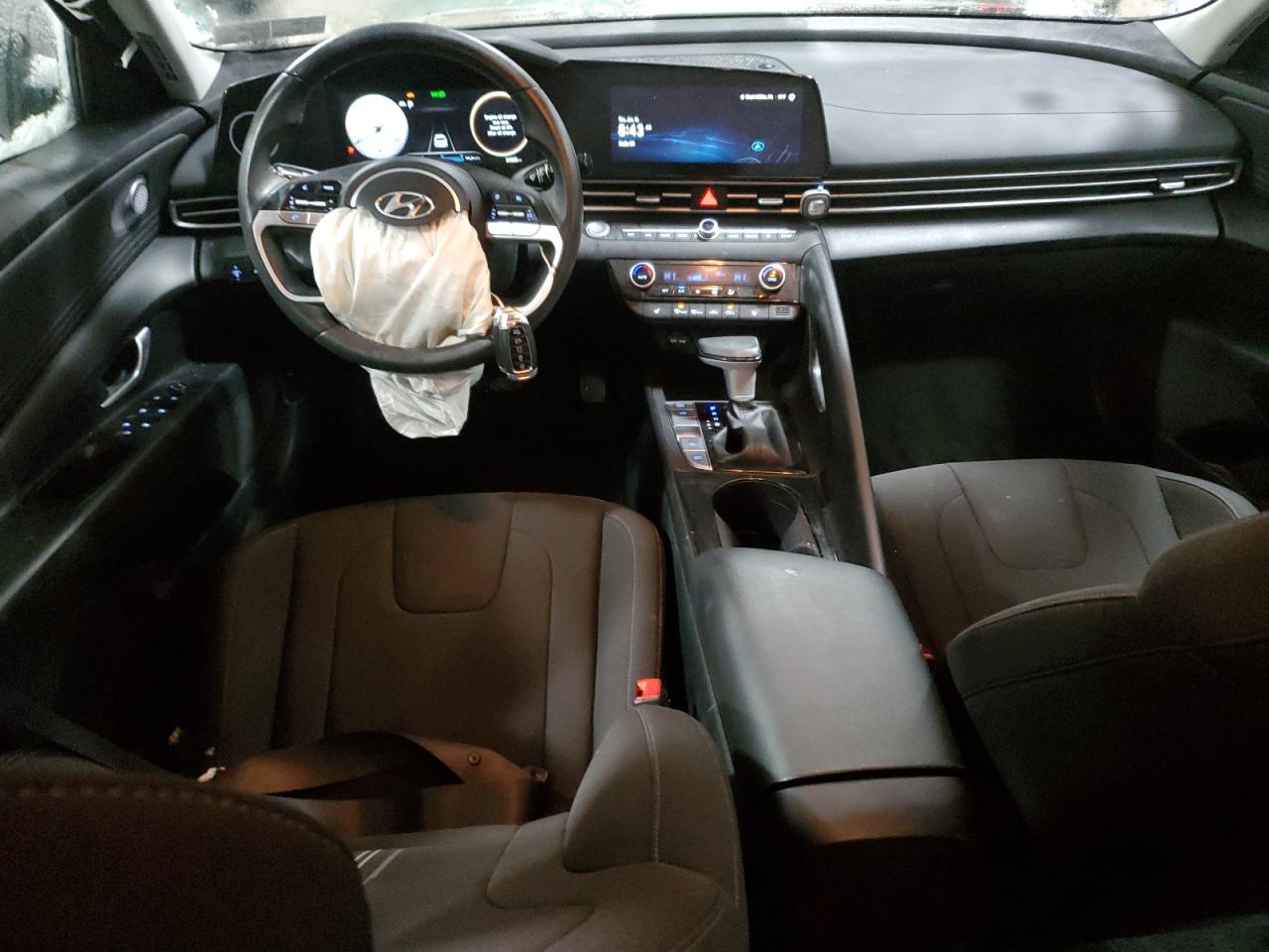 2023 Hyundai Elantra - Image 8