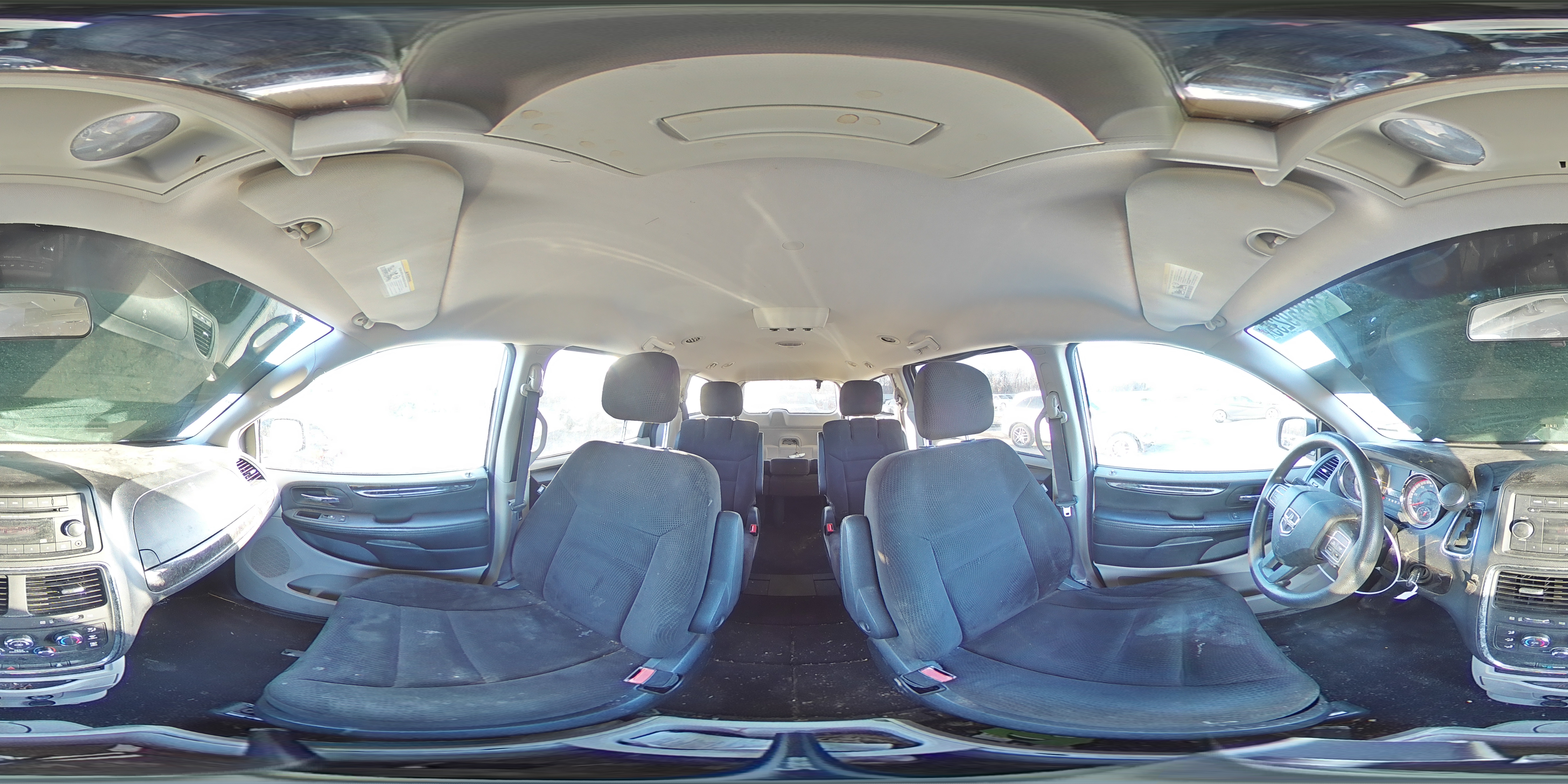 2016 Dodge Caravan - Image 13
