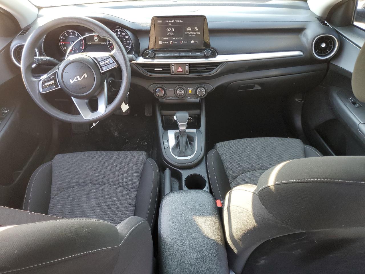2023 Kia Forte - Image 8
