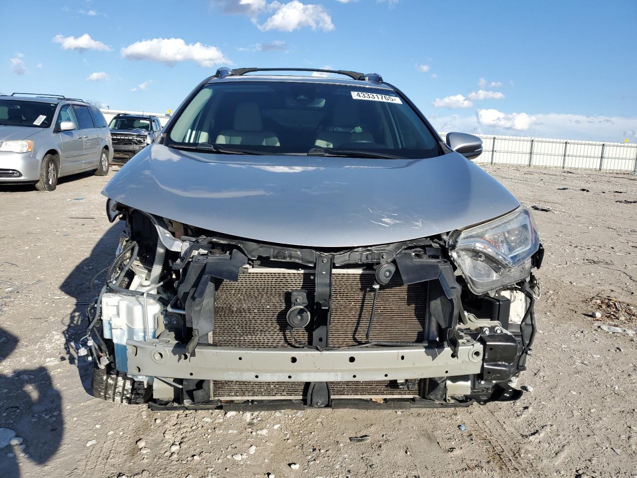 2017 Toyota RAV 4 - Image 5