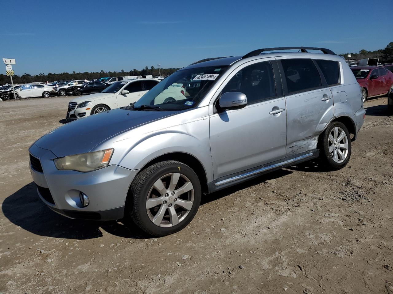 2010 Mitsubishi Outlander - Image 1