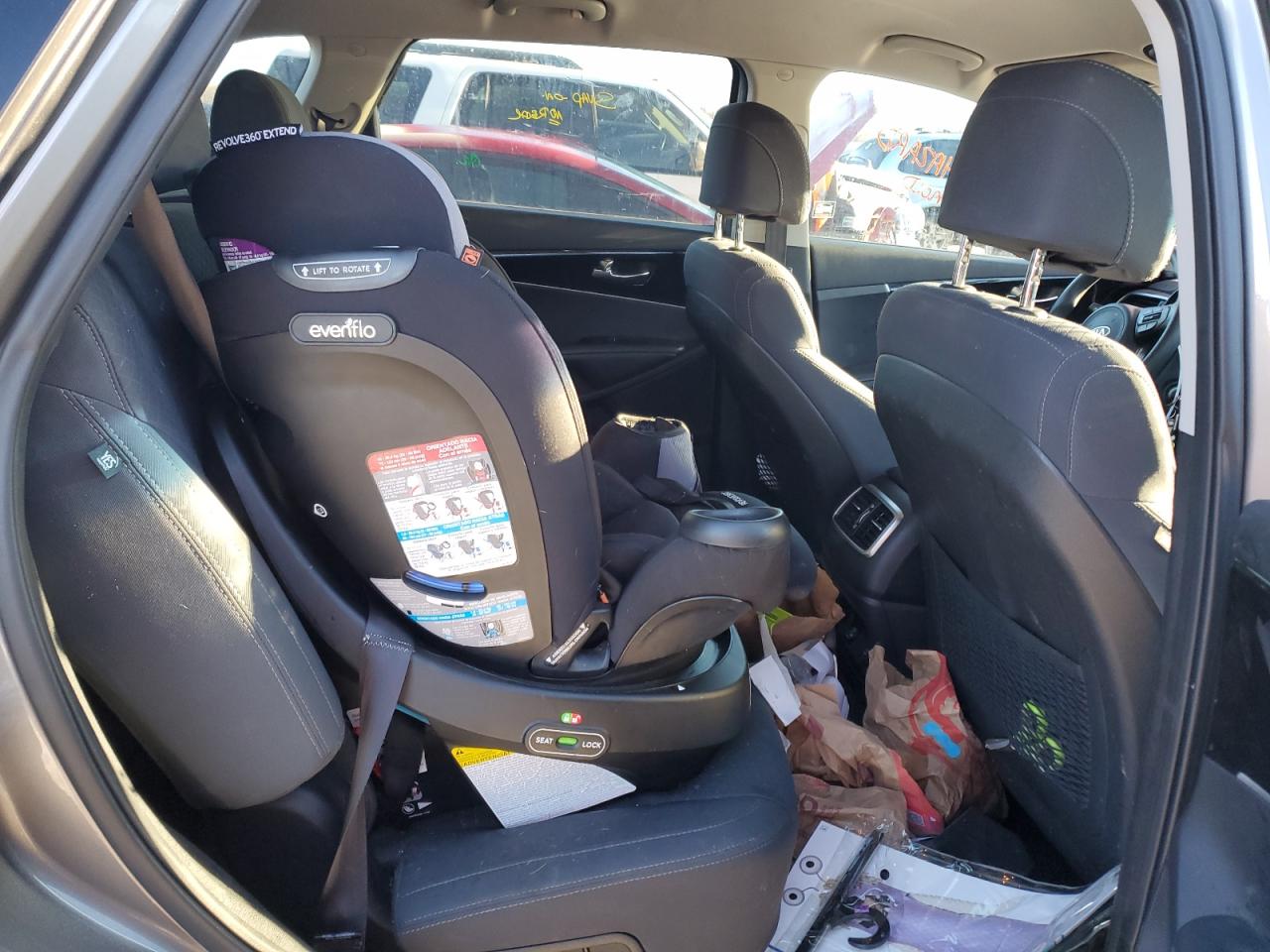 2017 Kia Sorento - Image 10