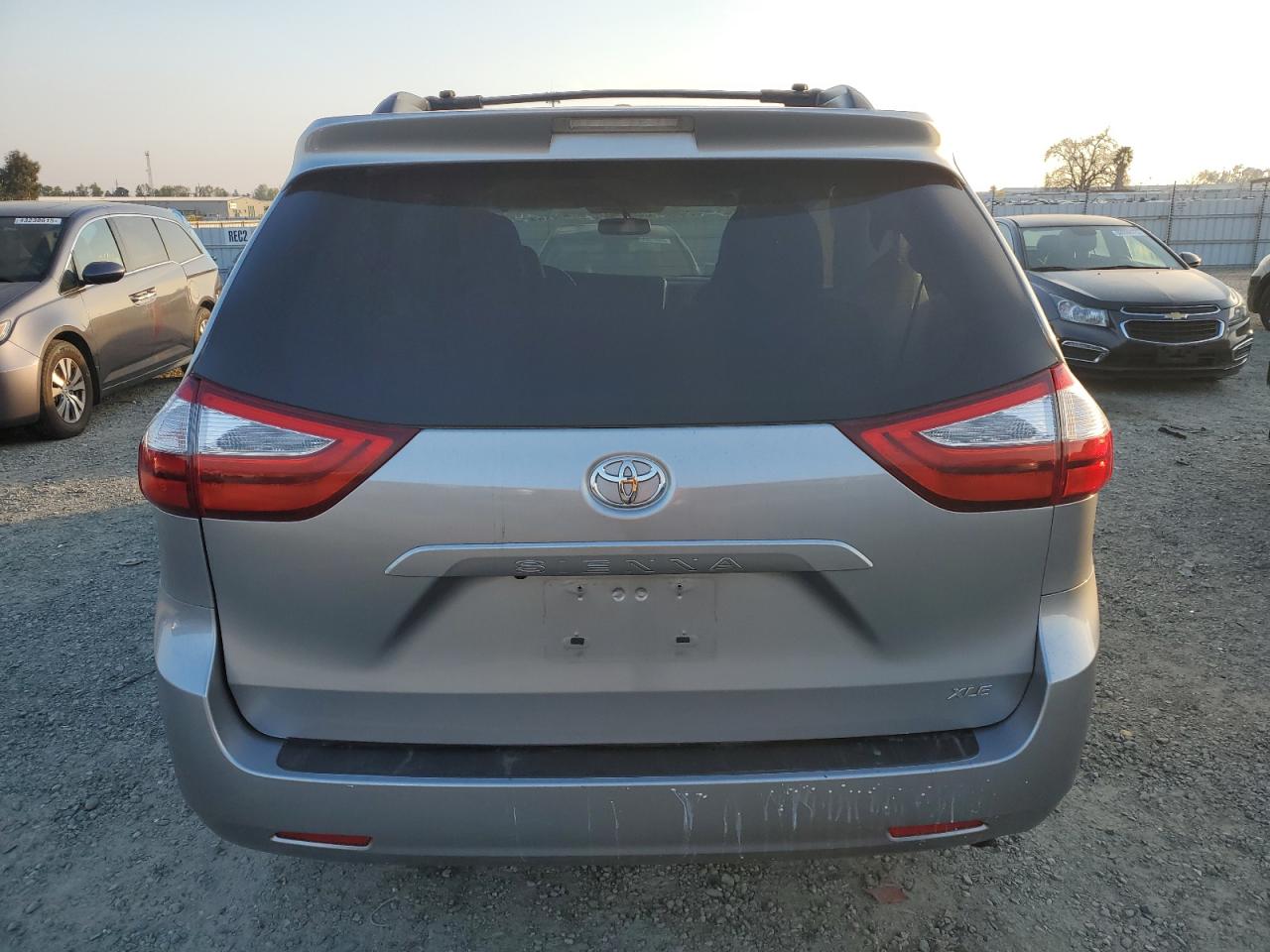 2017 Toyota Sienna - Image 6