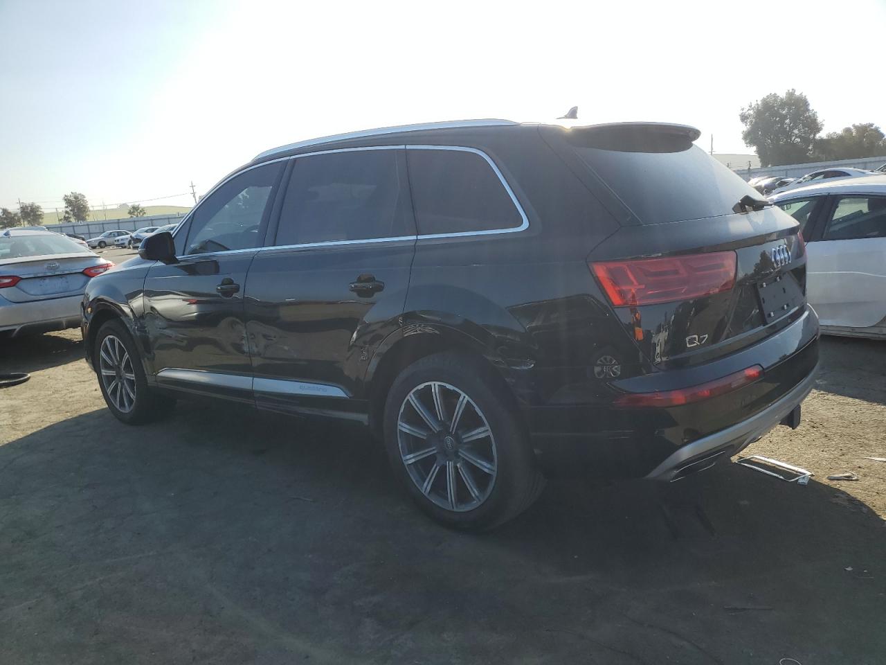 2017 Audi Q7 - Image 2
