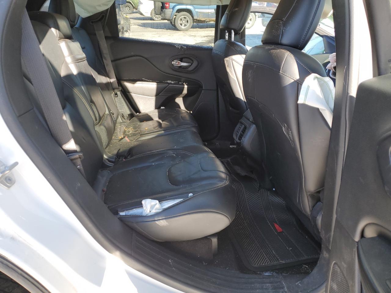 2016 Jeep Grand Cherokee - Image 11