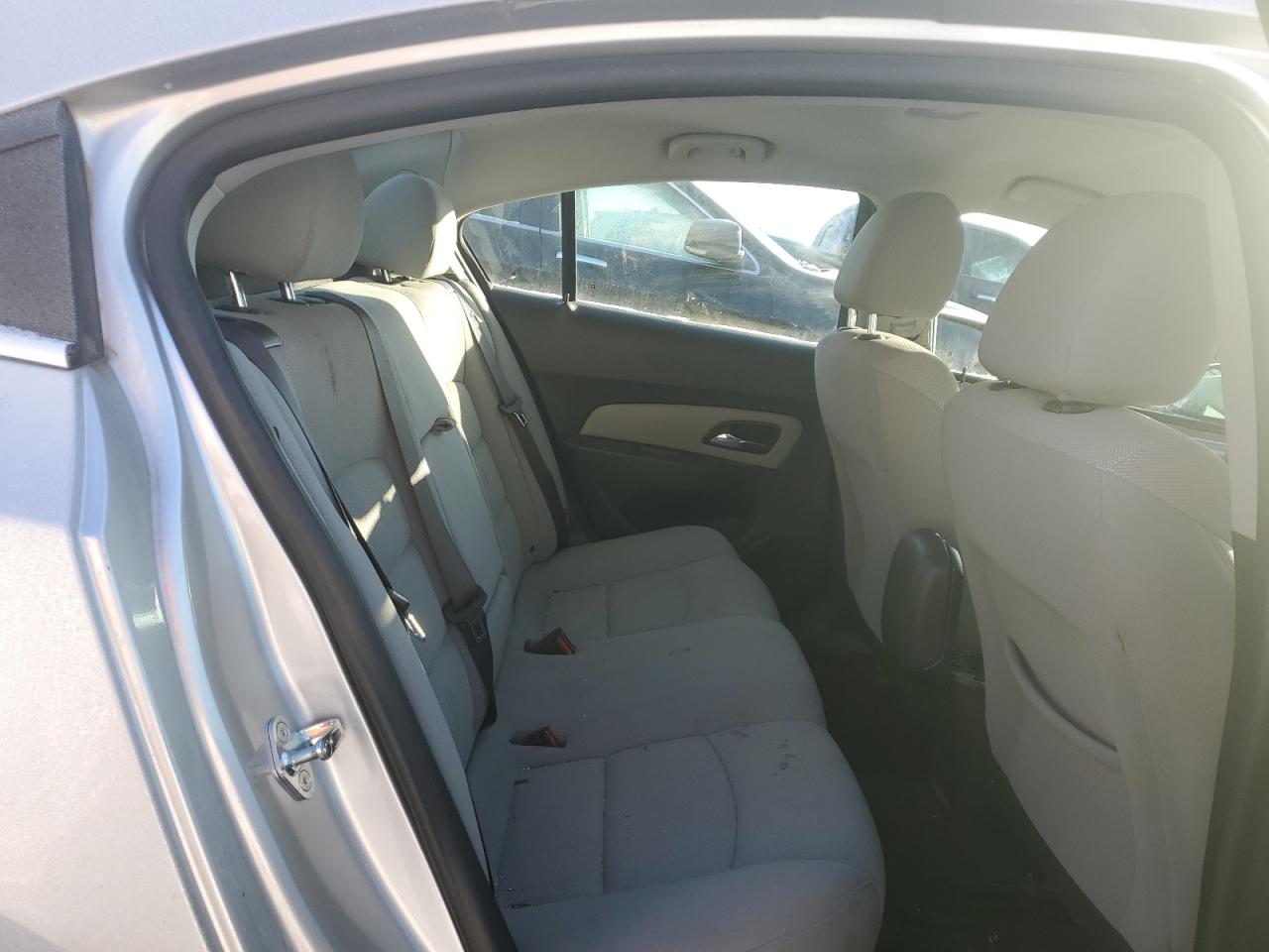 2016 Chevrolet Cruze - Image 10