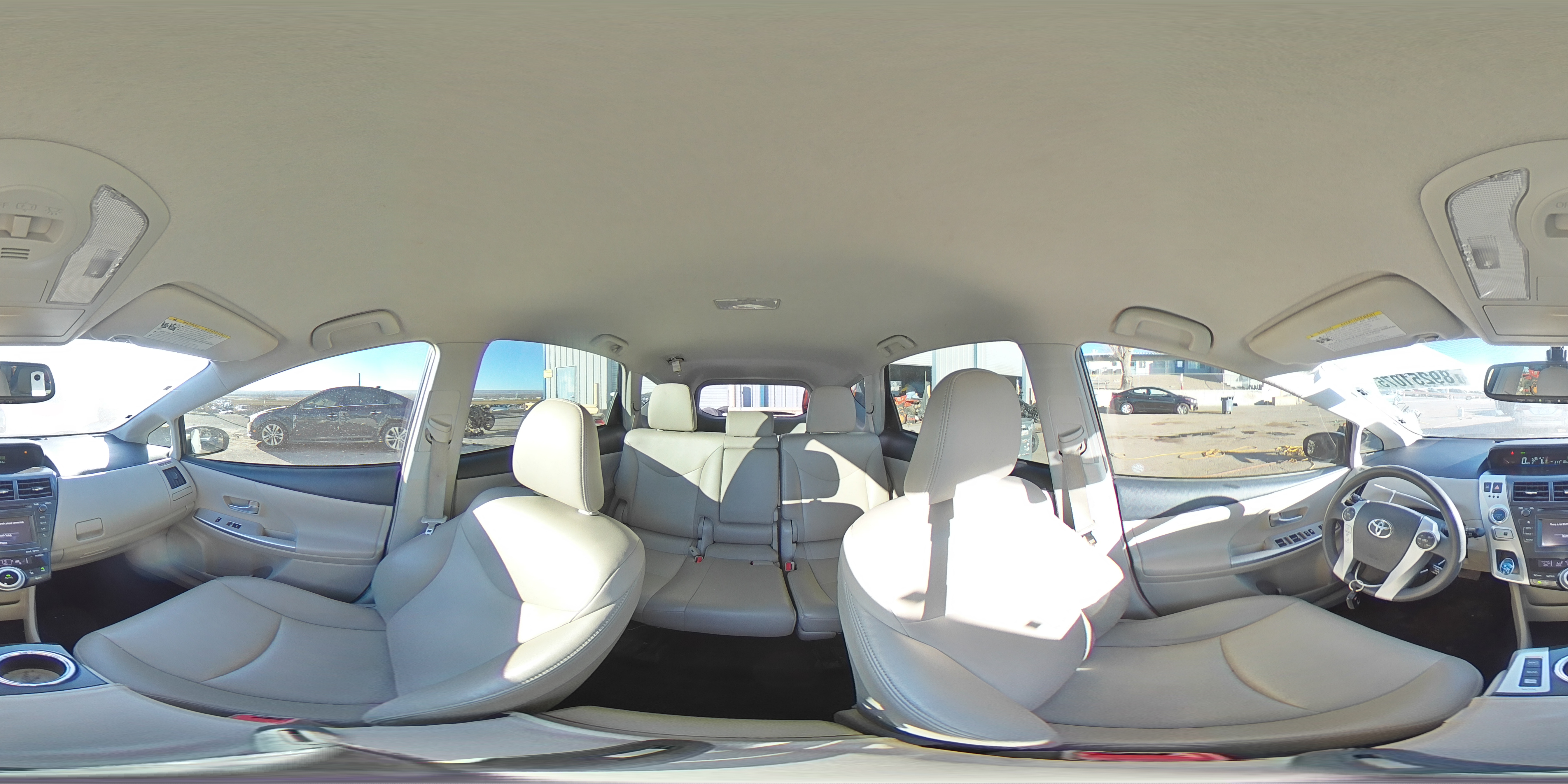 2012 Toyota Prius - Image 12