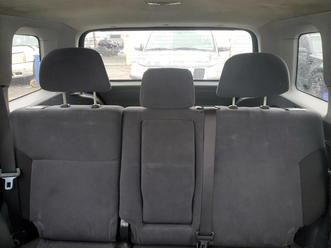 2003 Mitsubishi Outlander - Image 10