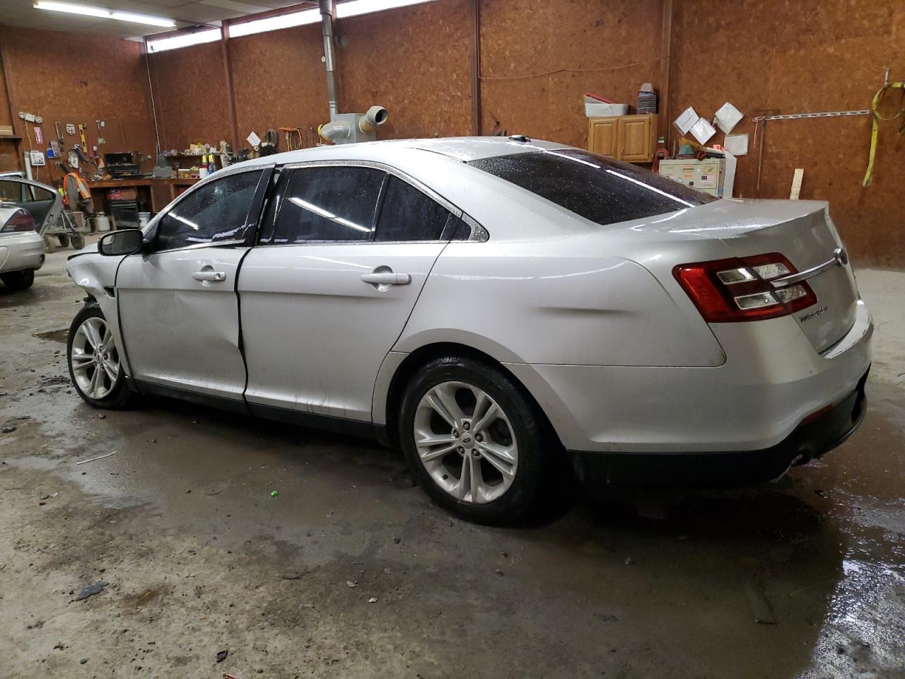 2014 Ford Taurus - Image 2