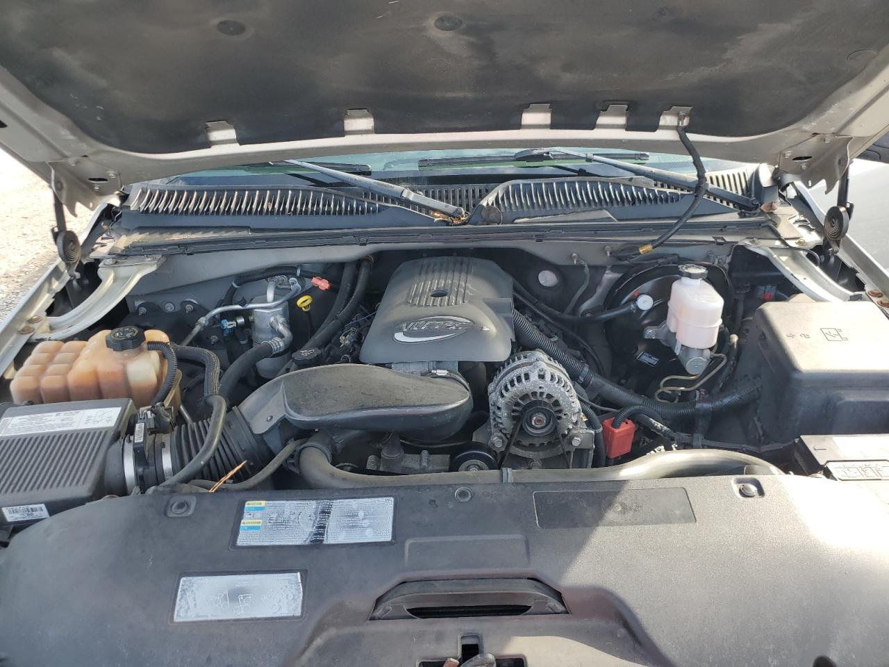 2005 GMC New Sierra C1500 VIN: 2GTEC19T651302288 Lot: 41397205