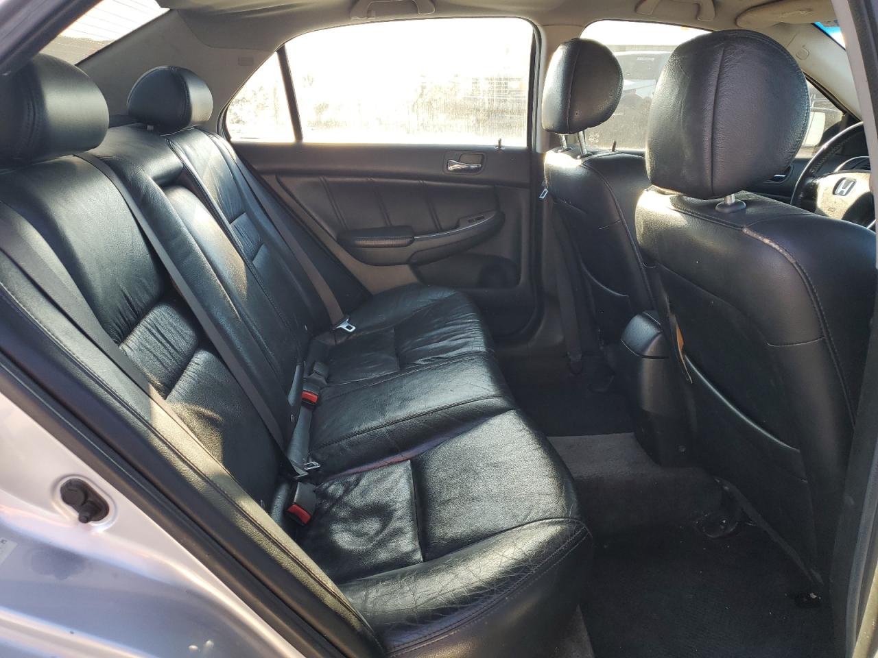 2005 Honda Accord - Image 11