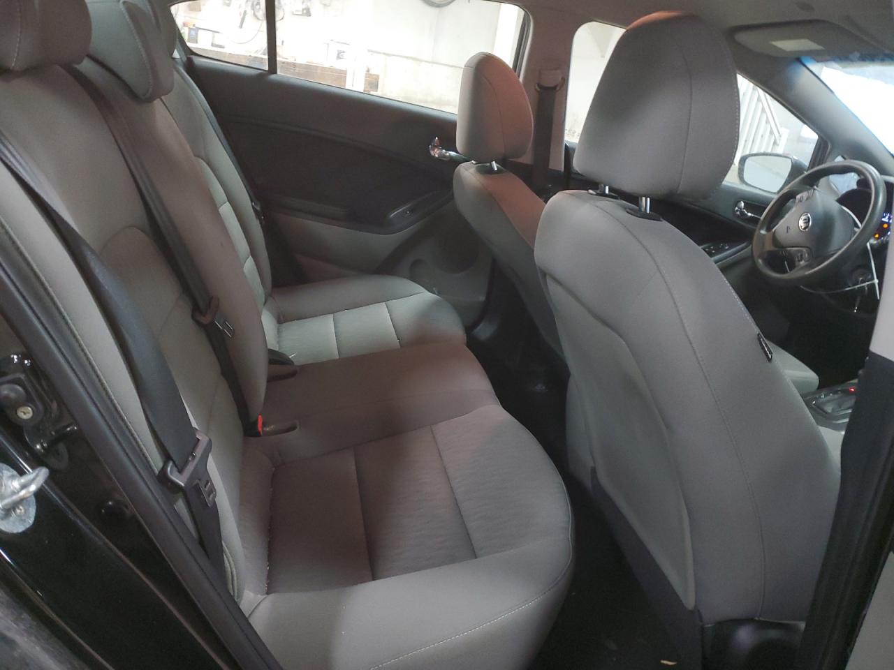 2015 Kia Forte - Image 10