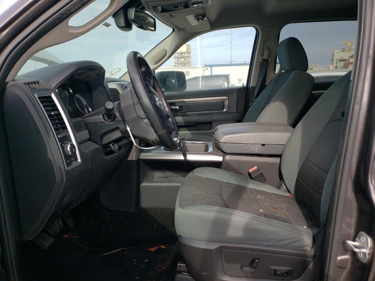 2015 RAM 1500 - Image 7