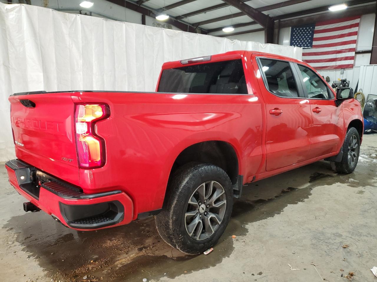 2022 Chevrolet Silverado - Image 3