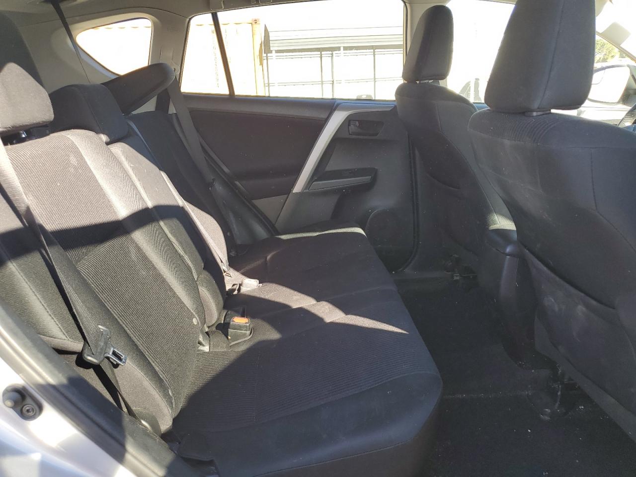 2016 Toyota RAV 4 - Image 11