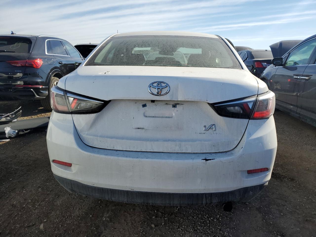 2018 Toyota Yaris - Image 6