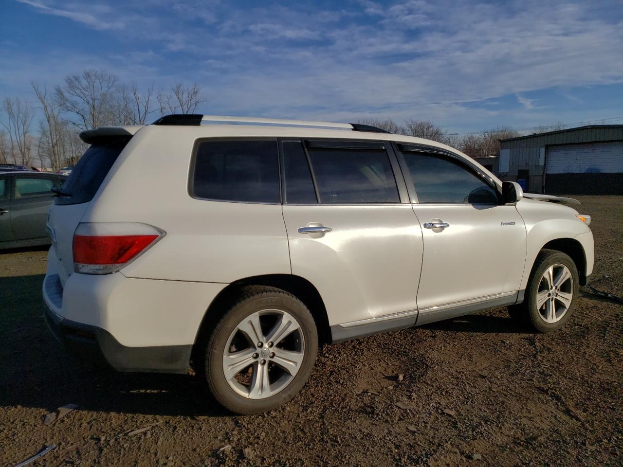 2011 Toyota Highlander - Image 3