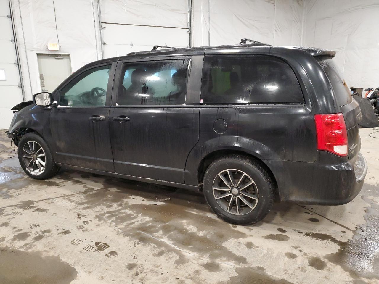 2019 Dodge Caravan - Image 2