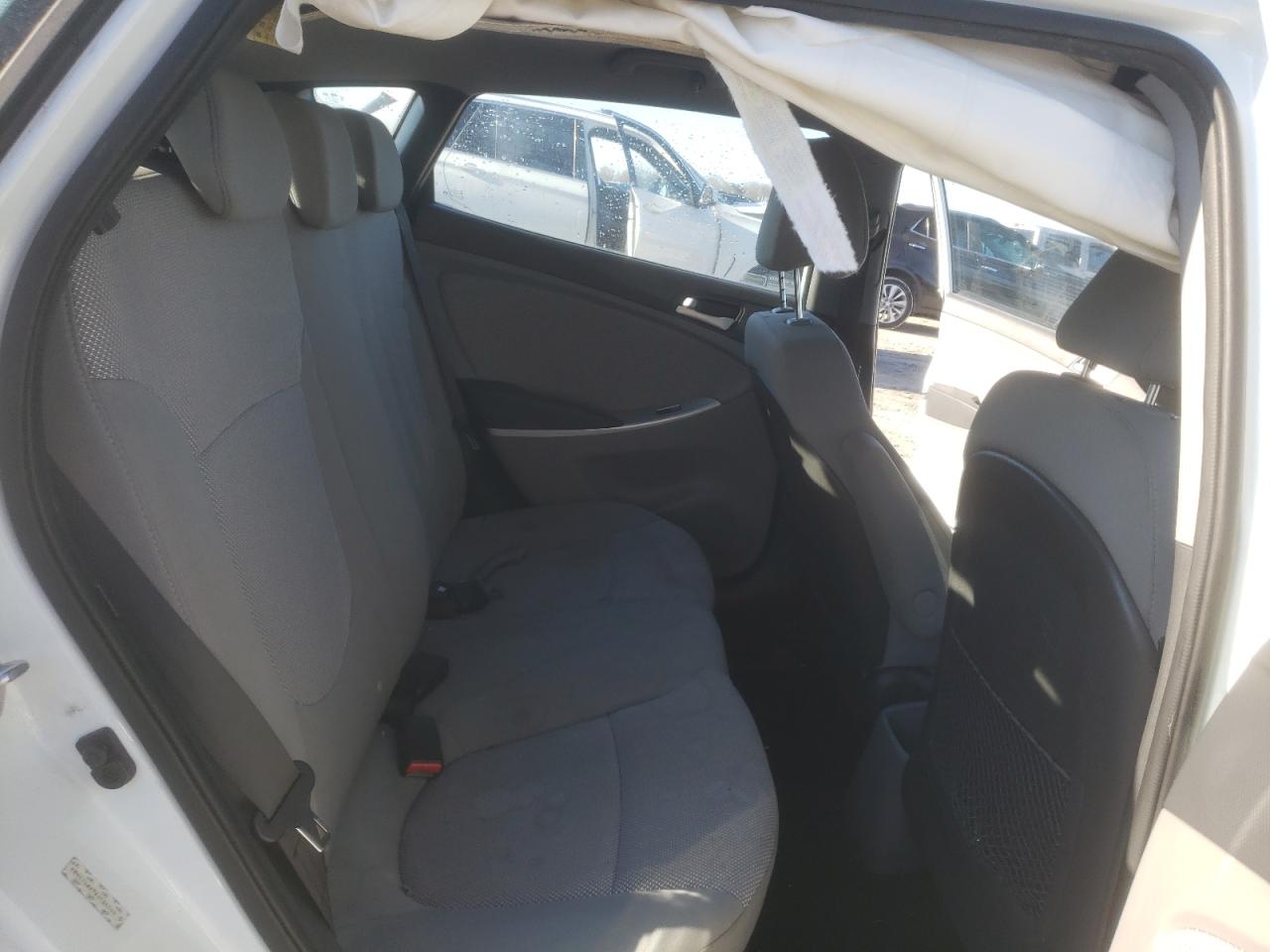 2014 Hyundai Accent - Image 11