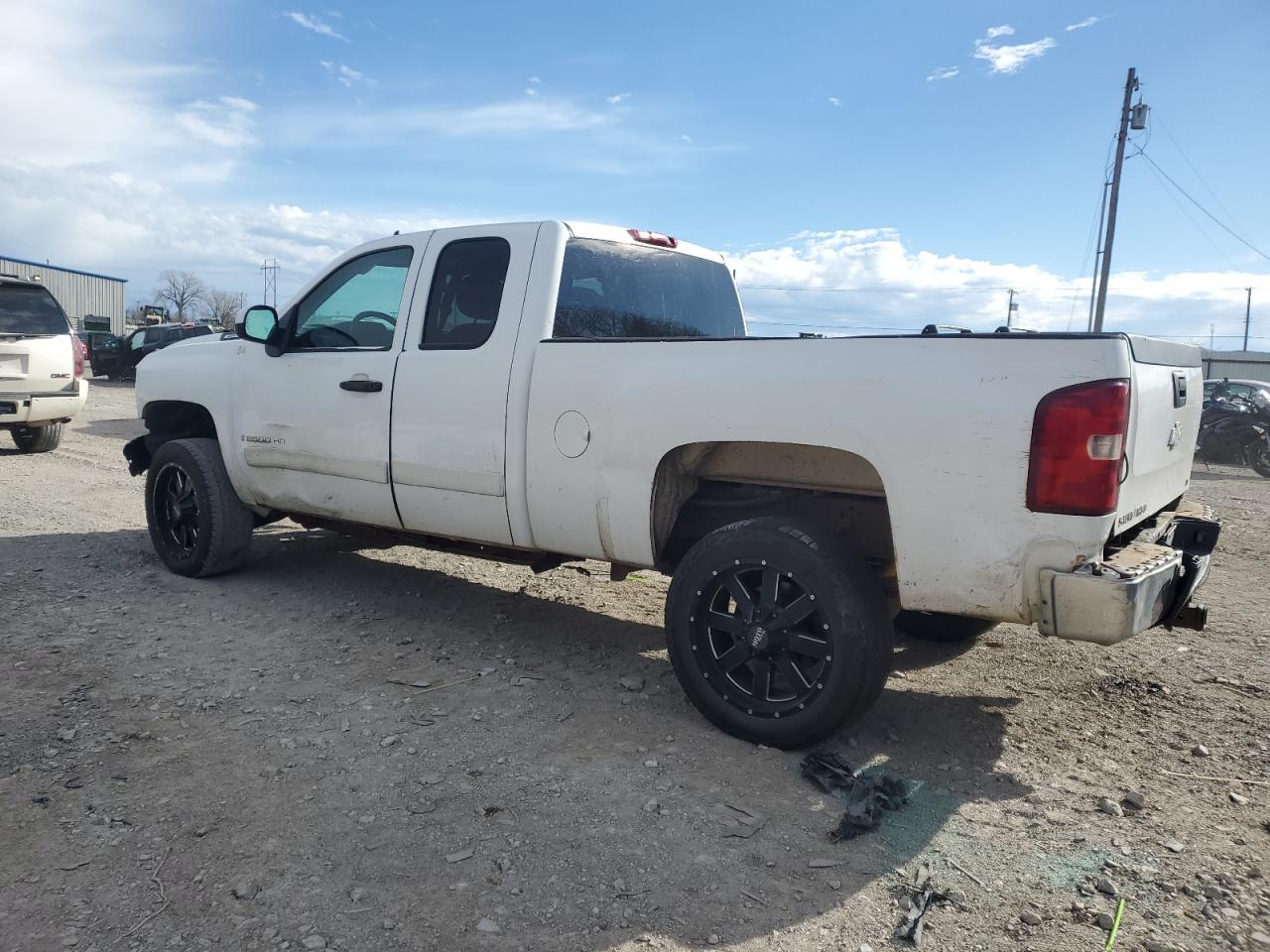 2008 Chevrolet Silverado - Image 2