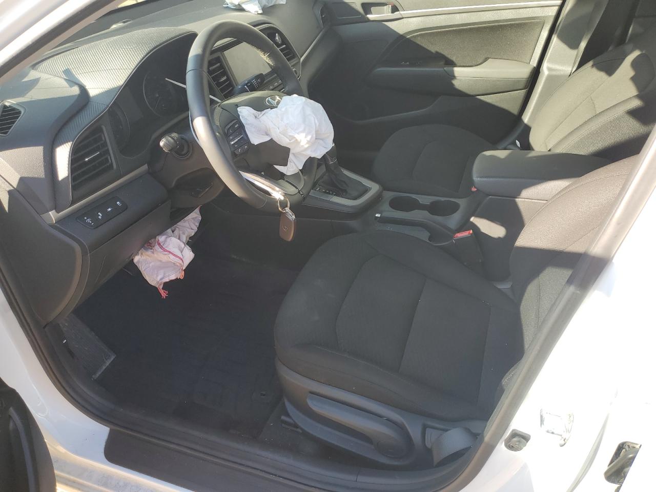 2020 Hyundai Elantra - Image 7