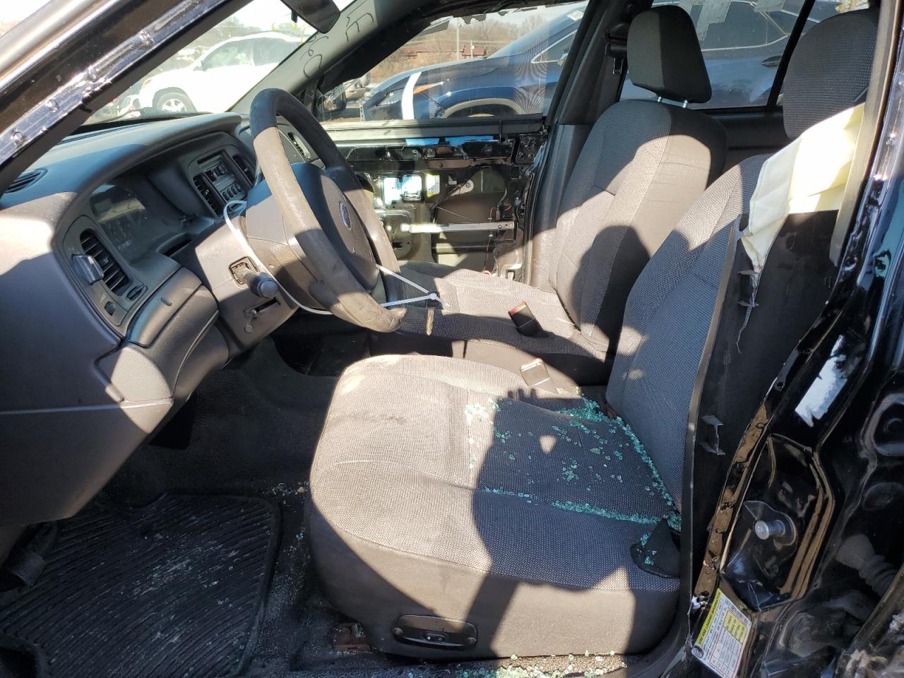 2008 Ford Crown Victoria - Image 7