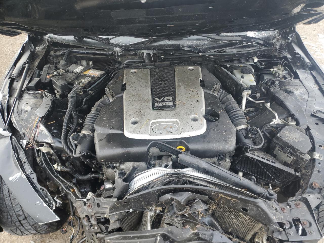 2015 Infiniti Q50 - Image 11