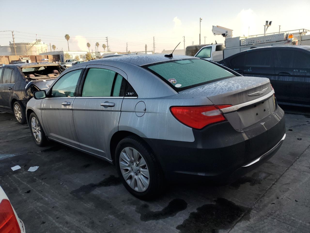 VIN 1C3CCBAB0DN634809 2013 CHRYSLER 200 no.2