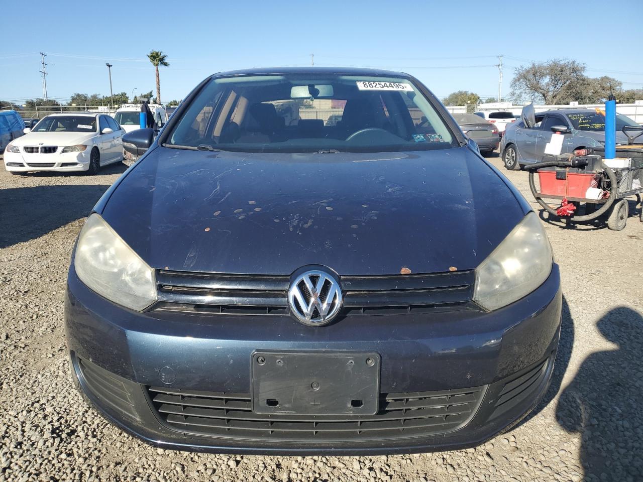 2010 Volkswagen Golf - Image 5