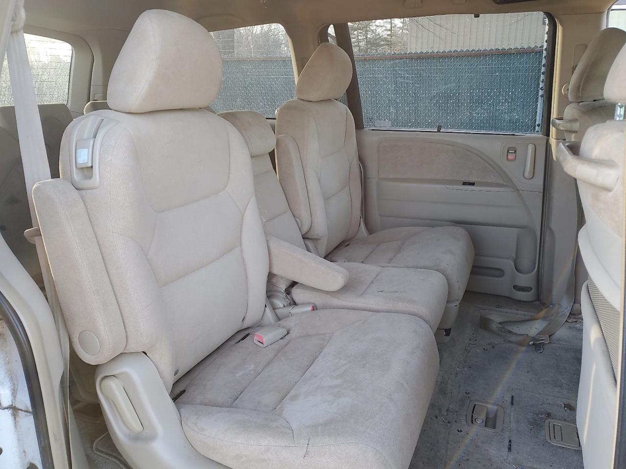 2005 Honda Odyssey - Image 11
