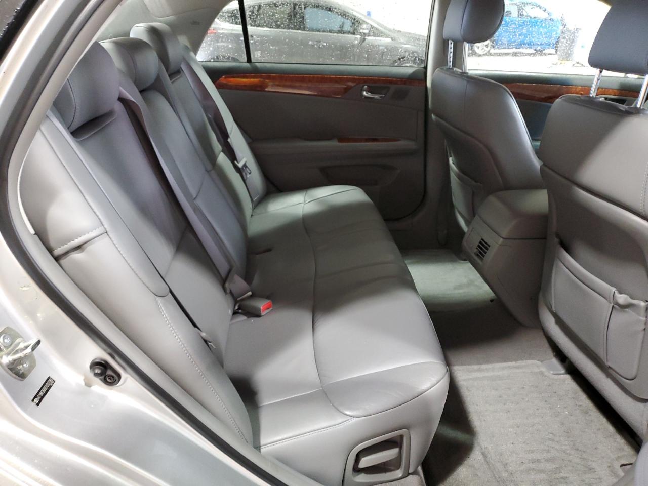 2007 Toyota Avalon - Image 10