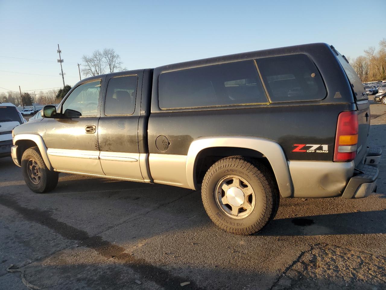 2003 GMC Sierra - Image 2