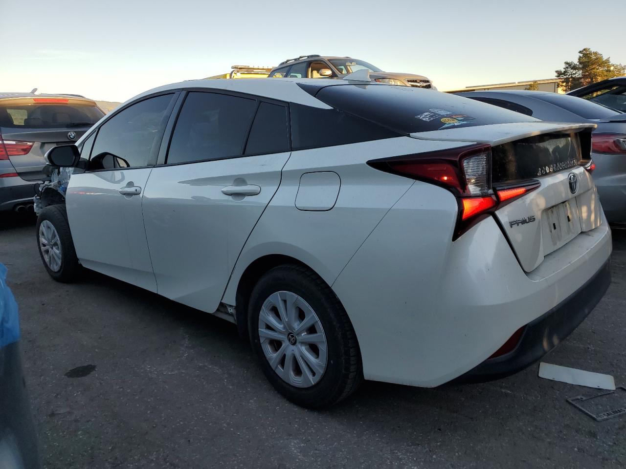 VIN JTDKARFU1K3072766 2019 TOYOTA PRIUS no.2