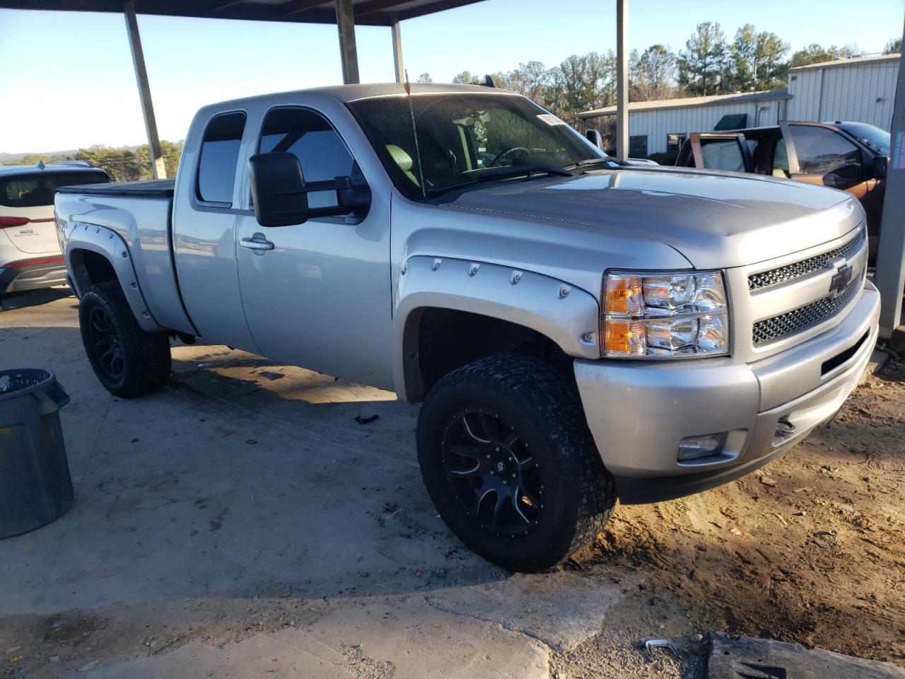 2011 Chevrolet Silverado - Image 4
