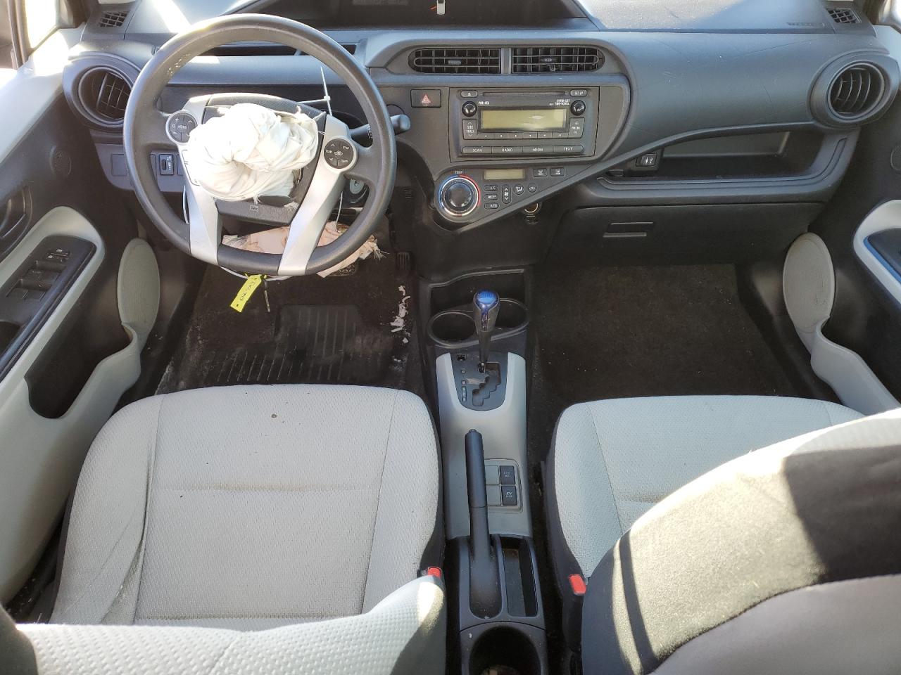 2013 Toyota Prius - Image 8