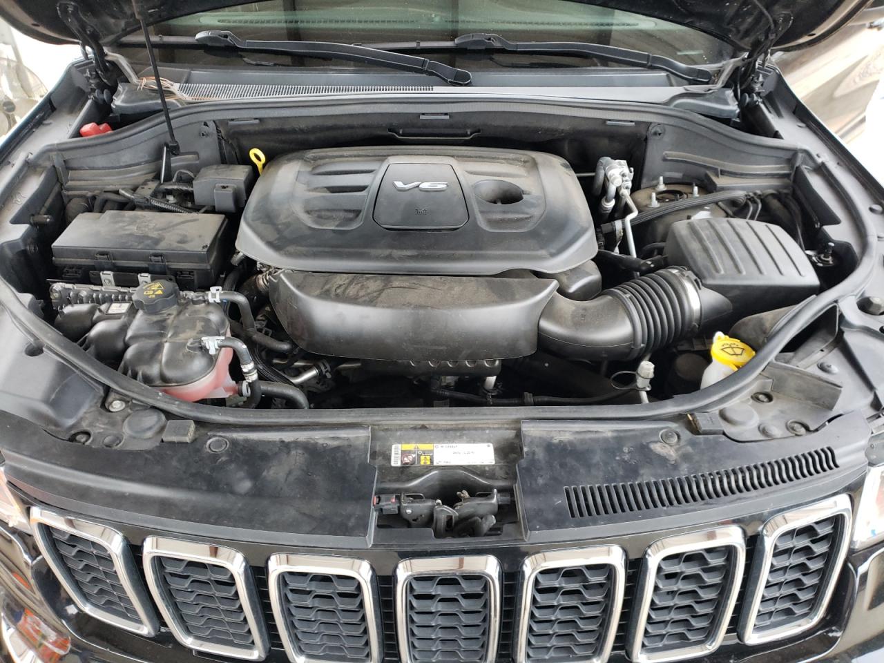 2019 Jeep Grand Cherokee - Image 11