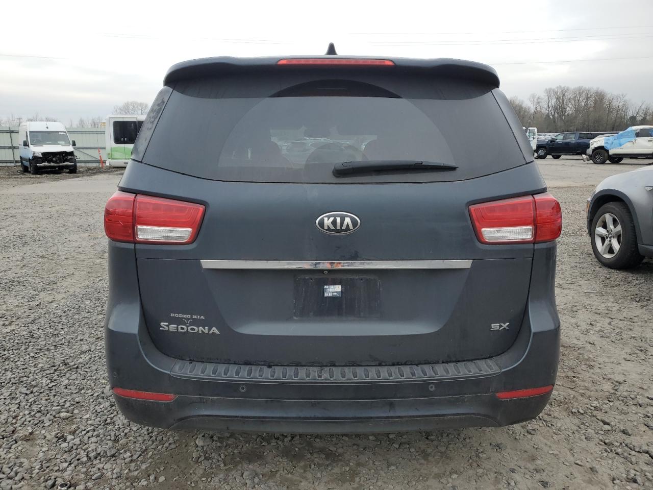 2016 Kia Sedona - Image 6